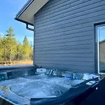 Polar Lights With Jacuzzi By Book Lapland *