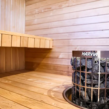 Polar Lights With Jacuzzi By Booklapland Willa Rovaniemi