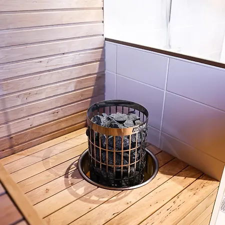 Polar Lights With Jacuzzi By Booklapland Willa *