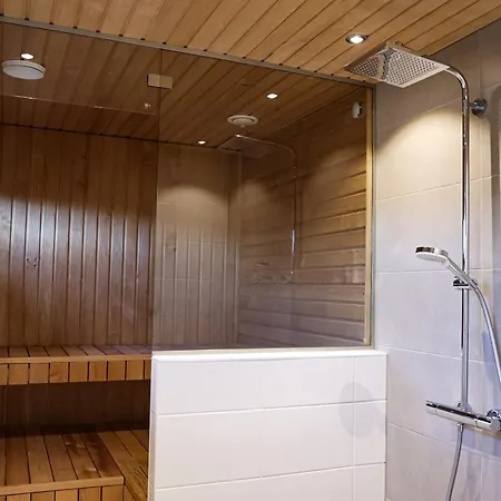 빌라 Polar Lights With Jacuzzi By Book Lapland *