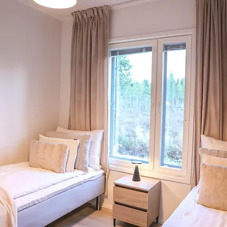 Polar Lights With Jacuzzi By Booklapland *