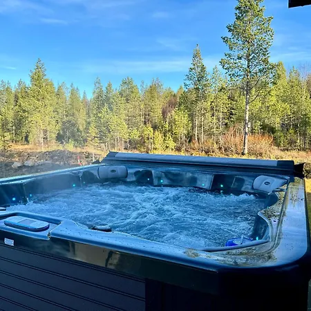Polar Lights With Jacuzzi By Book Lapland * 로바니에미