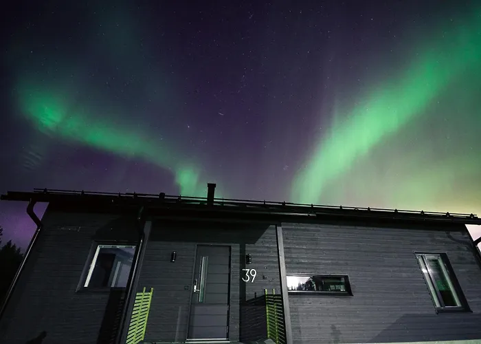 Polar Lights With Jacuzzi By Booklapland * 罗瓦涅米