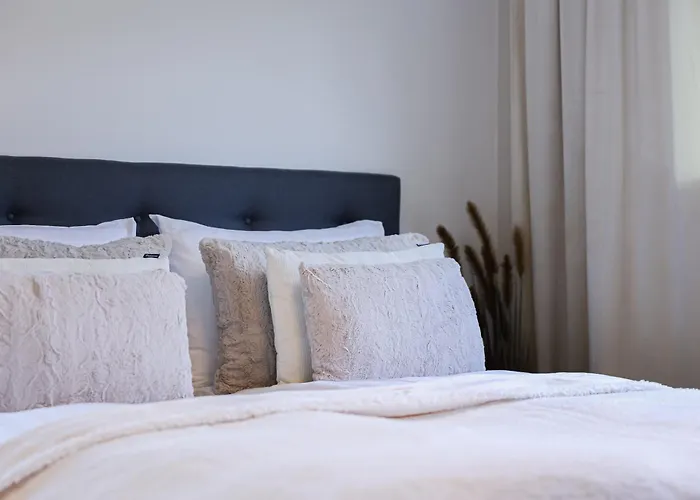 Polar Lights With Jacuzzi By Booklapland *