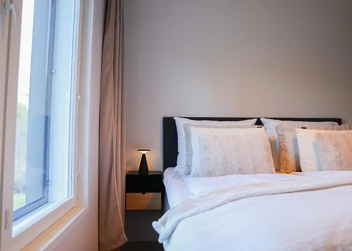 Polar Lights With Jacuzzi By Booklapland 罗瓦涅米