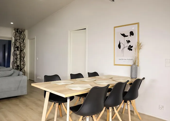 Polar Lights With Jacuzzi By Booklapland * 罗瓦涅米