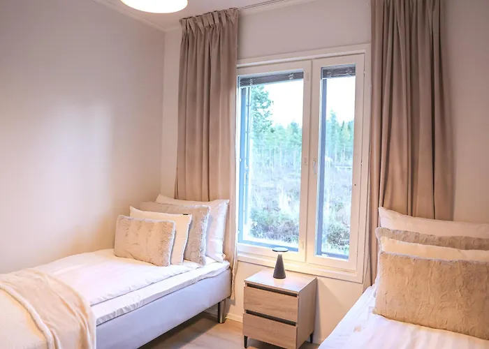 Polar Lights With Jacuzzi By Booklapland *