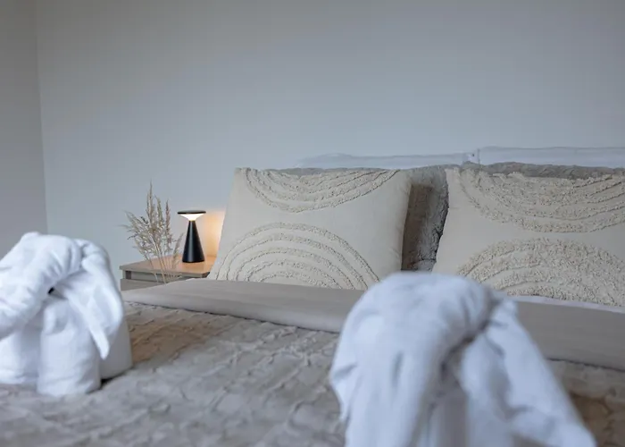 Polar Lights With Jacuzzi By Booklapland * 罗瓦涅米