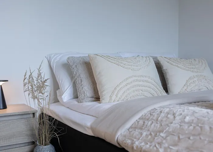 Polar Lights With Jacuzzi By Booklapland *