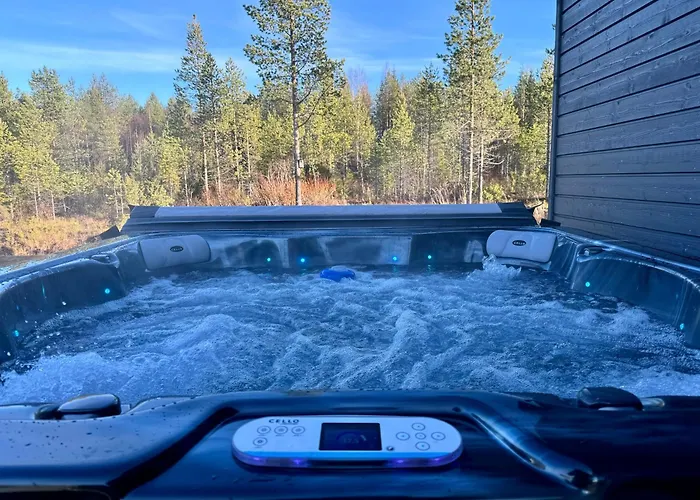 别墅 Polar Lights With Jacuzzi By Booklapland 罗瓦涅米