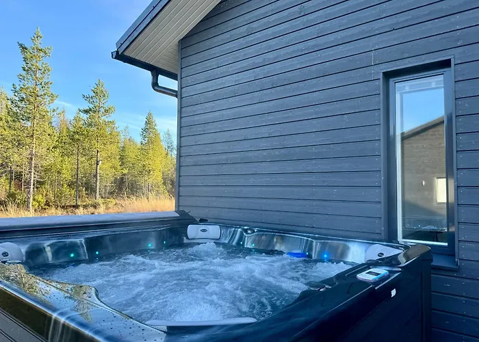 Polar Lights With Jacuzzi By Booklapland *